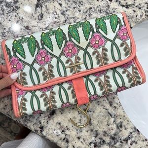 Hanging Travel makeup/toiletries bag